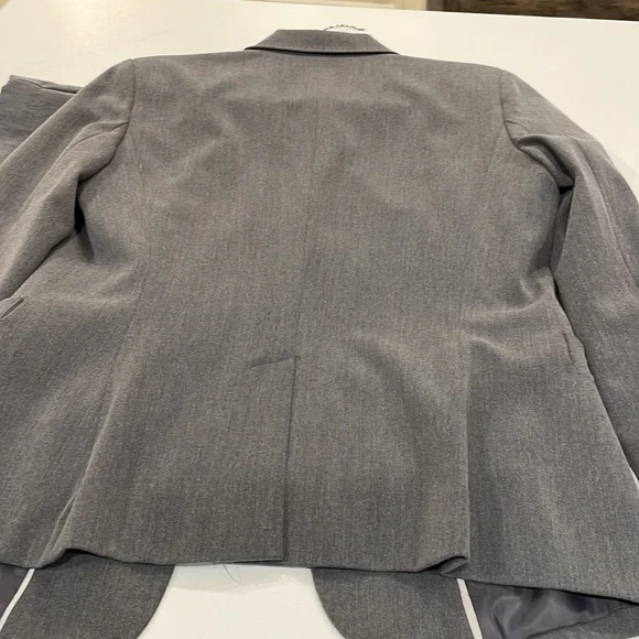 3 Piece Worthington Stretch Suit - Picture 6 of 12